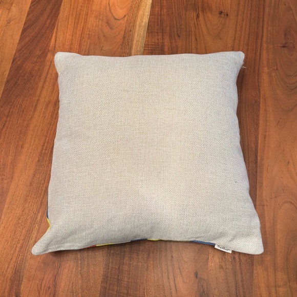 NWOT Set of 2 Decorative pillow cases - Picture 3 of 5